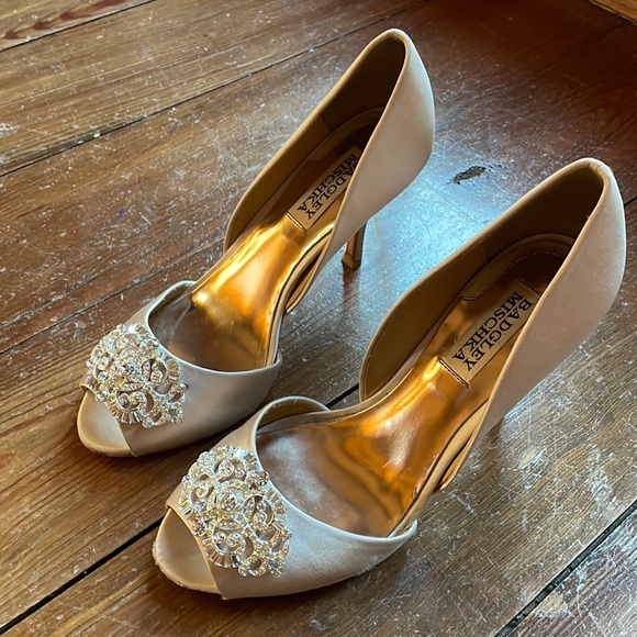 Badgley Mischka Satin Heels - Picture 1 of 4